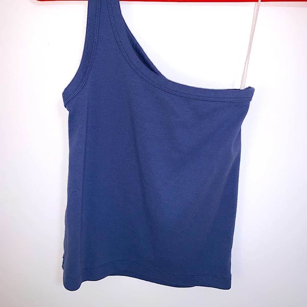 One shoulder Top